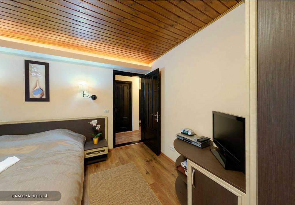 Hotel Hillden Lodge&Restaurant Drumu Carului Экстерьер фото